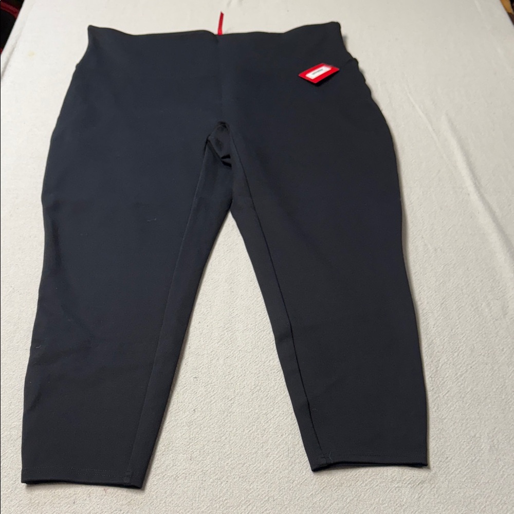 SPANX Pointe Legging Petite Classic Black Leggings with Red Tag